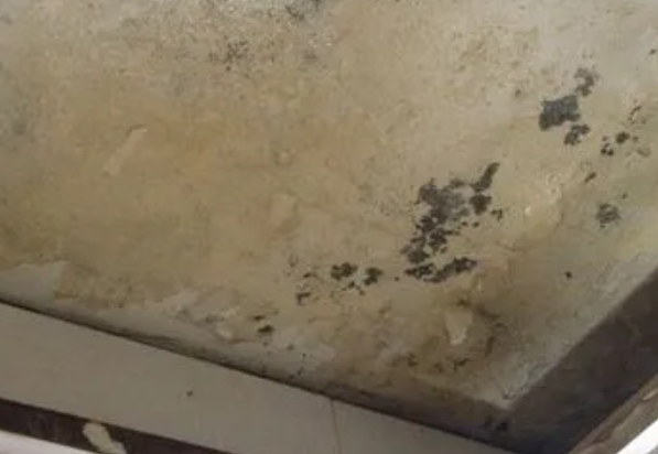 南京市阳台漏水维修公司分享下南京市卫生间渗水维修需要注意哪些问题。